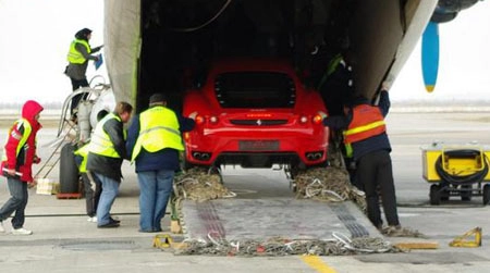  ferrari f430 vận chuyển bằng máy bay - 7