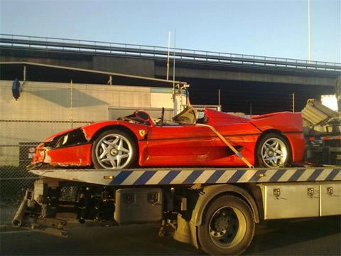  ferrari f50 gặp nạn ở hà lan bé 3 tuổi gãy hai chân - 6