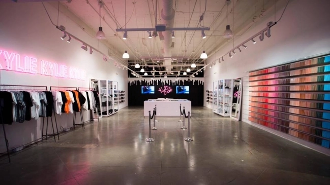 Hé lộ cửa hàng đầu tiên của kylie cosmetics tại thành phố new york - 3
