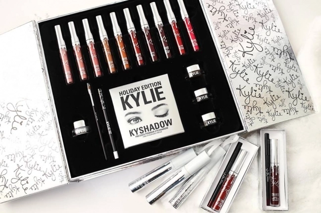 Hé lộ cửa hàng đầu tiên của kylie cosmetics tại thành phố new york - 8