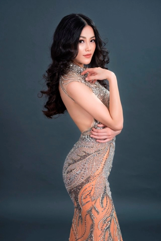 Hhen niê xuất sắc dẫn đầu top 10 hoa hậu đẹp nhất 2018 - 7
