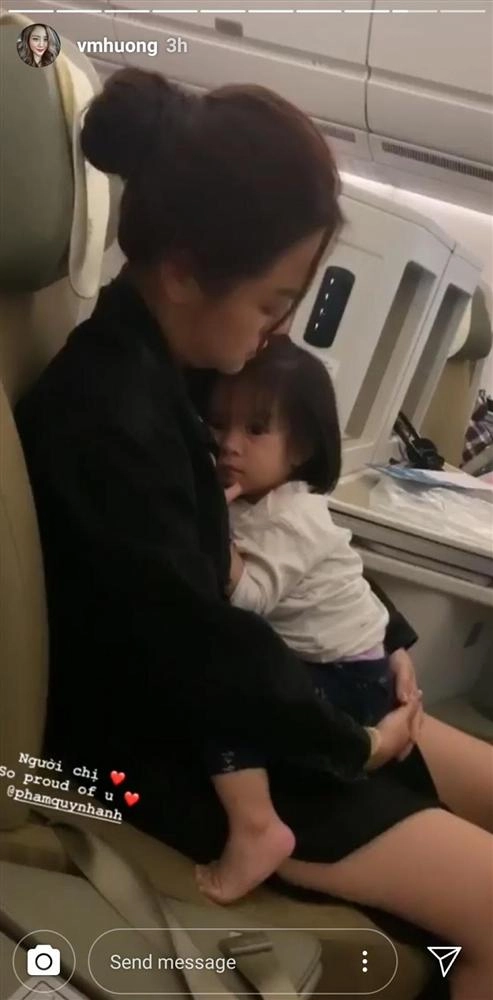 Hình ảnh phạm quỳnh anh ôm con gái nhỏ trên máy bay khiến nhiều người vừa thương vừa xót cho phận mẹ đơn thân - 2