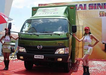  hino ra mắt dòng xe tải mới serie 300 - 1