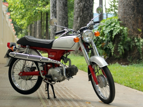  honda benly 50s khoe dáng dưới nắng sài gòn - 1