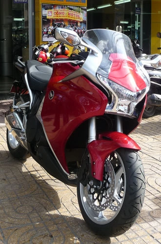  honda vfr1200f về việt nam - 1