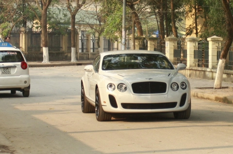  khám phá siêu xe nhanh nhất của bentley ở hà nội - 1