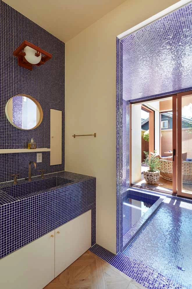 Không ngờ bên trong vẻ ngoài cục mịch là căn nhà đẹp như resort - 14
