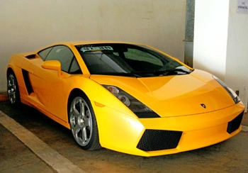  lamborghini loay hoay vì khí thải - 1