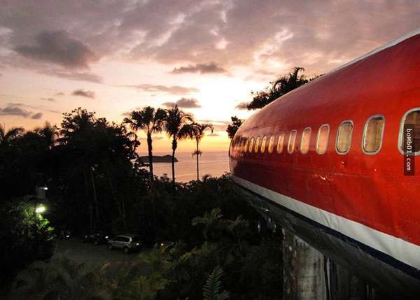 Liều mua vỏ máy bay boeing về làm nhà bà cụ khiến mọi người kinh ngạc - 4