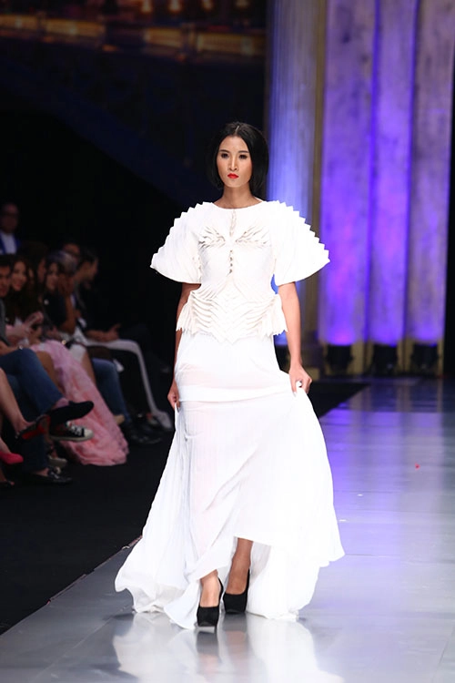 Lý giám tiền lên ngôi quán quân project runway 2014 - 6