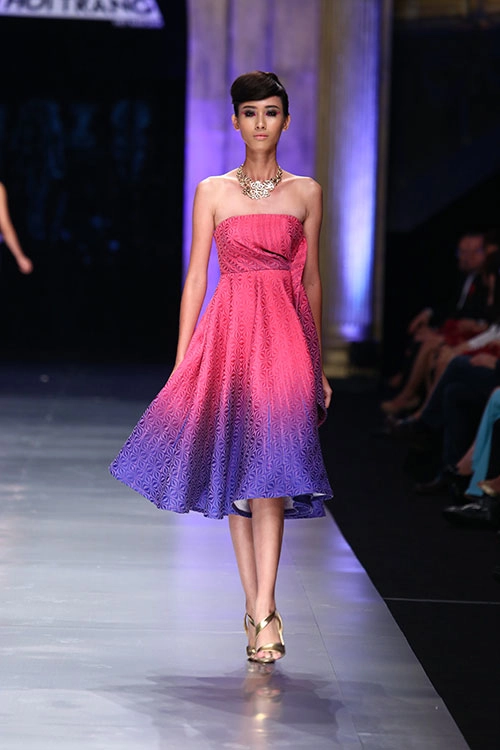 Lý giám tiền lên ngôi quán quân project runway 2014 - 12