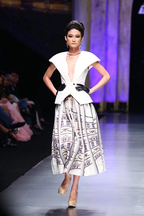 Lý giám tiền lên ngôi quán quân project runway 2014 - 15