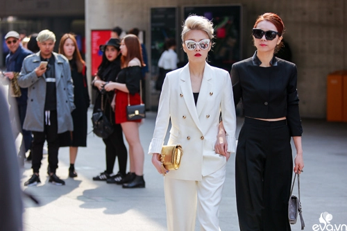 Ngắm street style của những thiên thần nhỏ tại seoul fw - 11