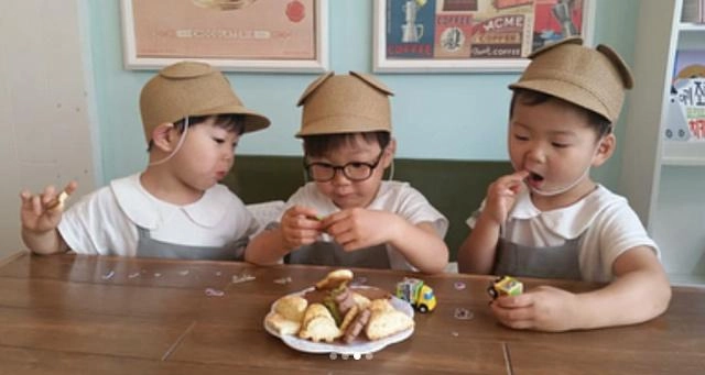 Ngỡ ngàng trước tướng mạo điển trai chân dài giống bố song của bộ 3 daehan minguk manse - 13