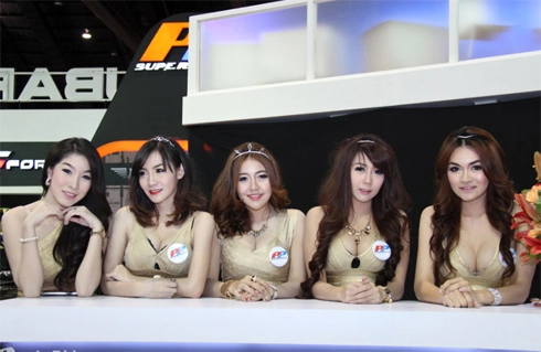  người đẹp ở bangkok auto salon 2013 - 7