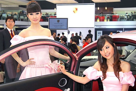  người đẹp ở thượng hải motorshow - 17