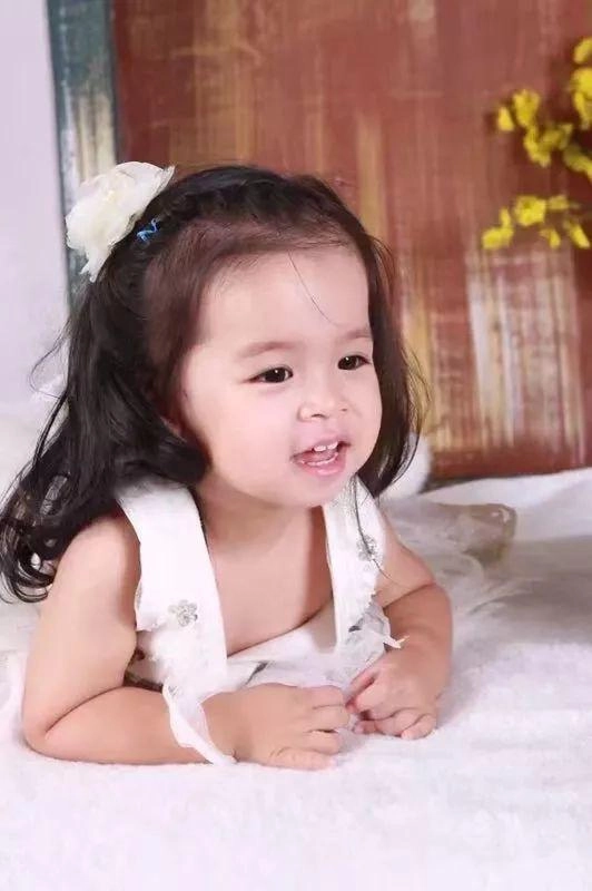 Nhiều bác sĩ cúi đầu trước bé gái 4 tuổi và câu chuyện phía sau khiến nghìn người rơi lệ - 4