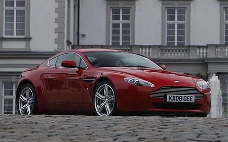  những biến đổi trên aston martin v8 vantage 2009 - 1