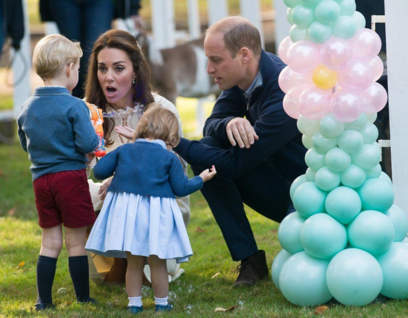 Những bức ảnh chứng minh là công nương nhưng với con kate middleton cũng là người mẹ bình dị - 10