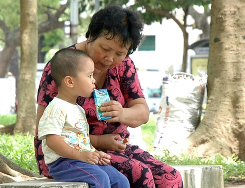 Ông bà nói với cháu 6 câu này mẹ ngại mấy cũng phải cản ngay kẻo ảnh hưởng nhân cách - 1