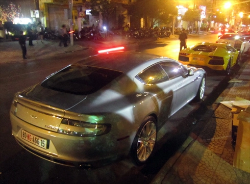  siêu xe aston martin rapide di cư vào sài gòn - 5