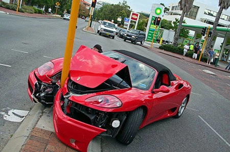  siêu xe ferrari 360 spider đâm cột - 1