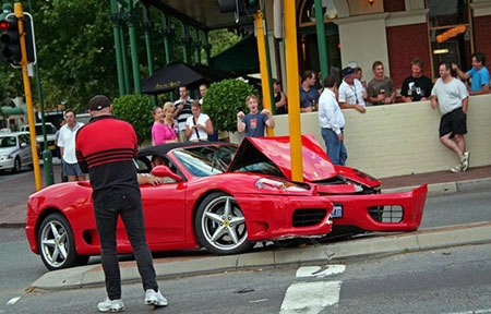  siêu xe ferrari 360 spider đâm cột - 2