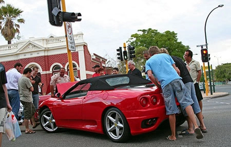  siêu xe ferrari 360 spider đâm cột - 3