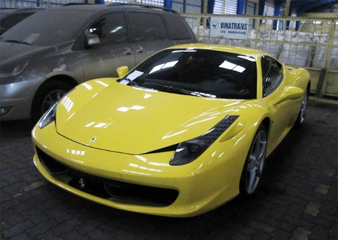  siêu xe ferrari 458 italia màu vàng cập cảng hải phòng - 1