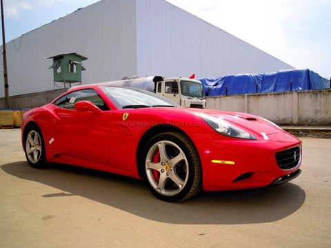  siêu xe ferrari california đầu tiên lăn bánh tại việt nam - 1