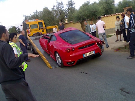  siêu xe ferrari f430 tai nạn trong đám cưới - 6