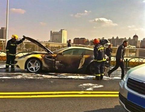  siêu xe ferrari ff bốc cháy - 1