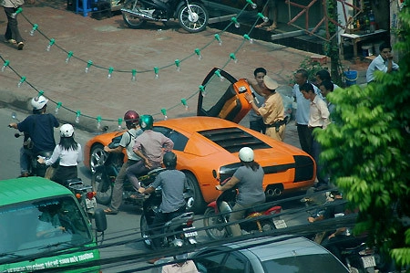  siêu xe lamborghini bị csgt tuýt còi tại hà nội - 7