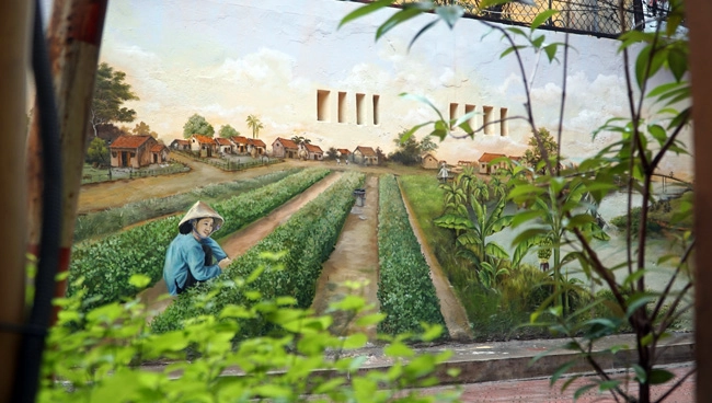 Tranh 3d đẹp mê hồn trong khu tập thể pháo đài láng - 1