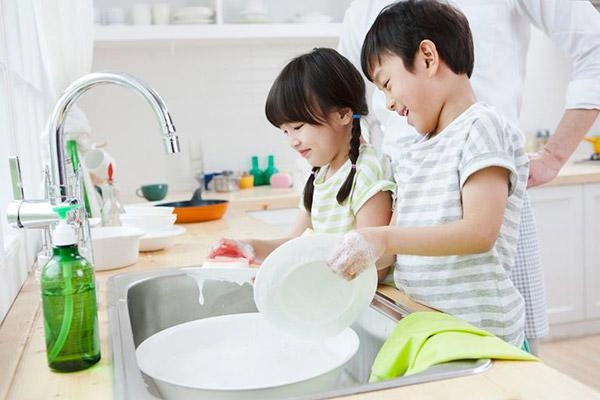 Trẻ 1-8 tuổi mỗi năm mẹ phải dạy con thành công một tính nết này để bé nên người - 4