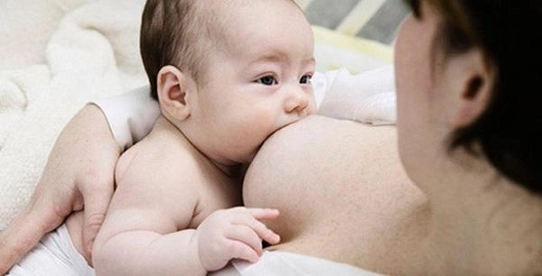 Trẻ sơ sinh bị tiêu chảy dấu hiệu và cách khắc phục - 2