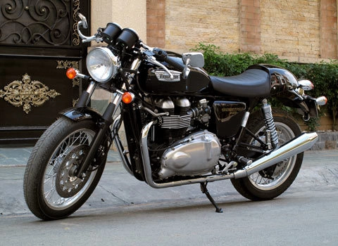  triumph thruxton 900 đón xuân tại sài gòn - 1