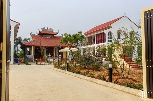 Vườn rau sạch mướt mắt trong căn biệt thự 2000m2 của ca sĩ việt hoàn - 1