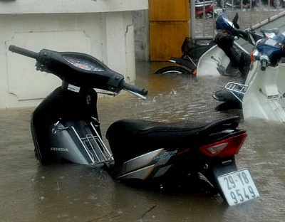  xử lý xe máy sau ngập nước - 1