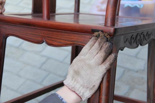 6 cách tiết kiệm cứu vãn khi đồ gỗ bị tróc sơn rạn nứt - 1