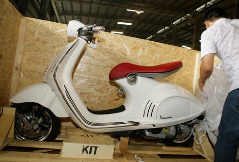  ảnh đầu tiên của vespa 946 tại việt nam - 1