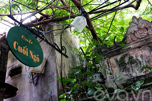 Cafe cuối ngõ không gian mộc mạc giữa hn - 1