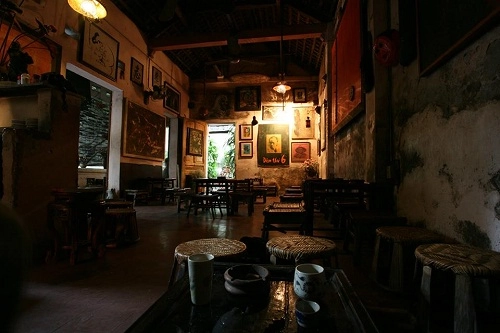 Cafe cuối ngõ không gian mộc mạc giữa hn - 4