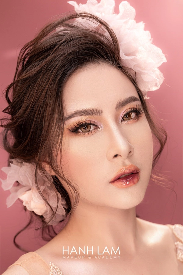 Chia sẻ xu hướng makeup cô dâu ấn tượng năm 2019 cùng hạnh lâm academy - 4