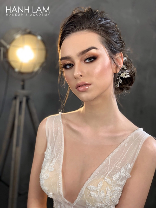 Chia sẻ xu hướng makeup cô dâu ấn tượng năm 2019 cùng hạnh lâm academy - 5