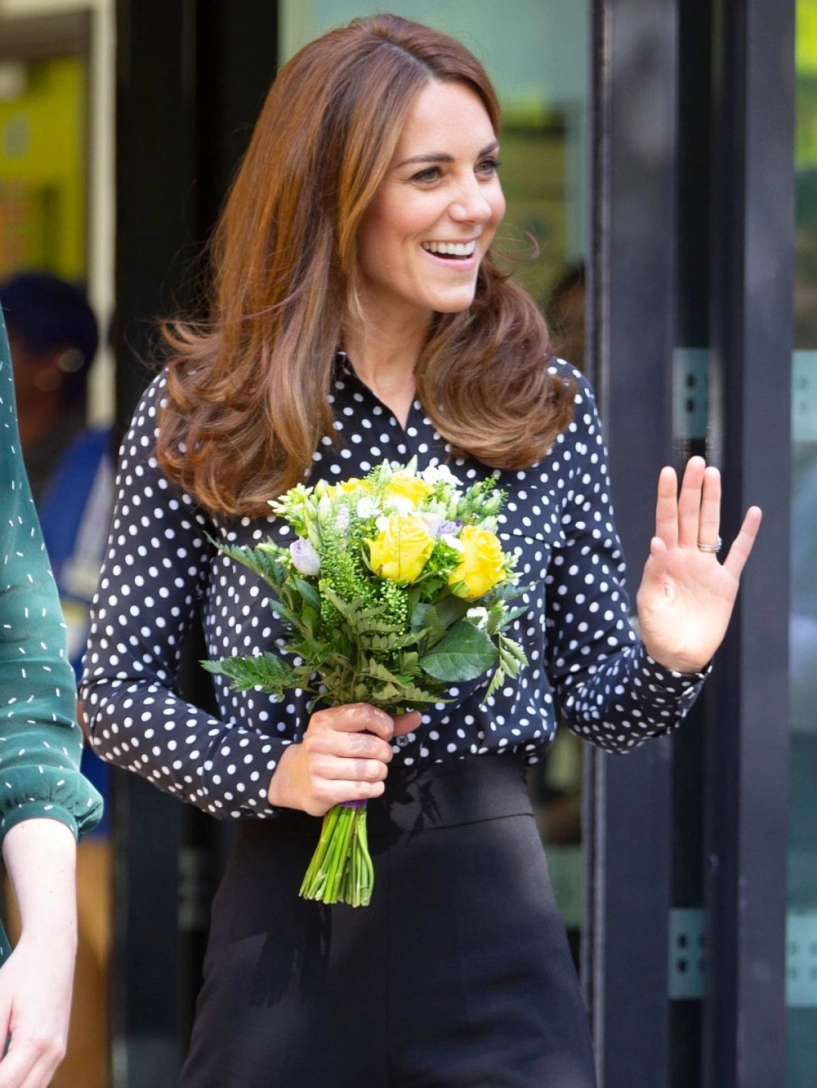 Diện chiếc quần culottes bình dân vài trăm ngàn kate middleton không làm mất đi phong cách quý phái - 4