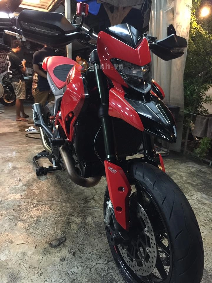 Ducati hypermotard 821 trang bị nhiều đồ chơi giá trị - 12