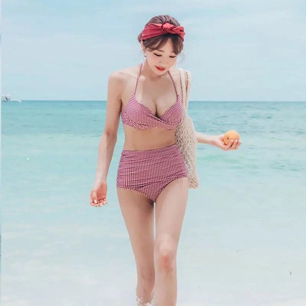 Hết diện váy điệu đà bảo thanh giờ chuyển sang đốt mắt fan với bikini đỏ rực cả khung hình - 9