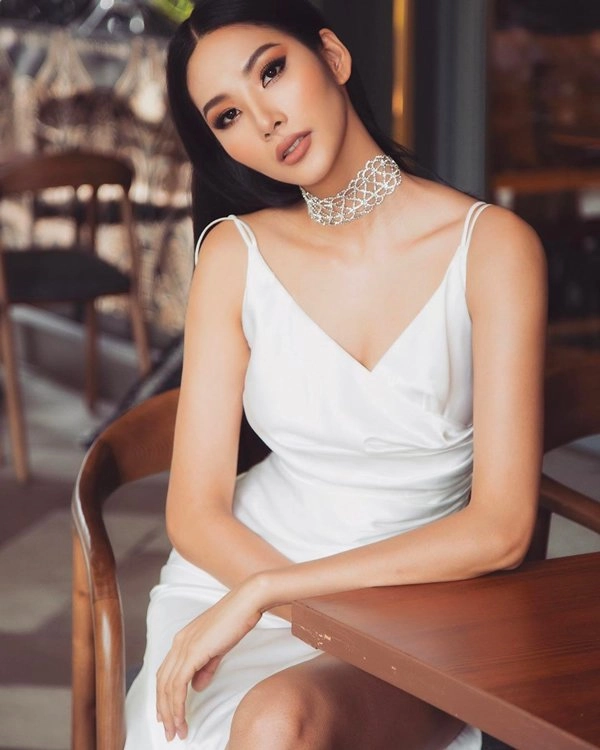 Hoàng thùy và những set đồ khoe ngực tối đa khiến các đối thủ miss universe dè chừng - 5