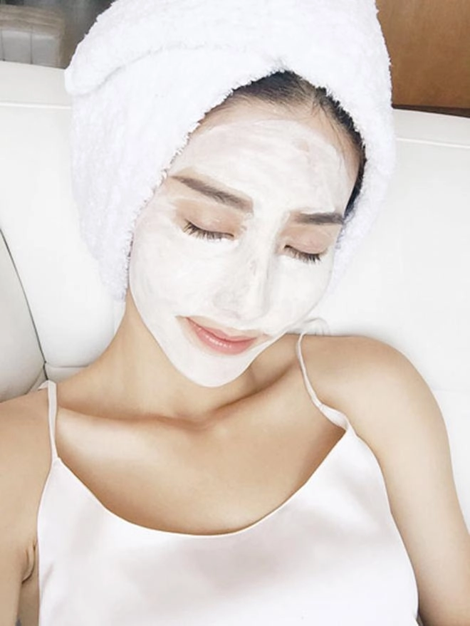 Lười đi spa nhưng da diễm my 9x vẫn trắng như trứng gà bóc nhờ những tuyệt chiêu này - 2